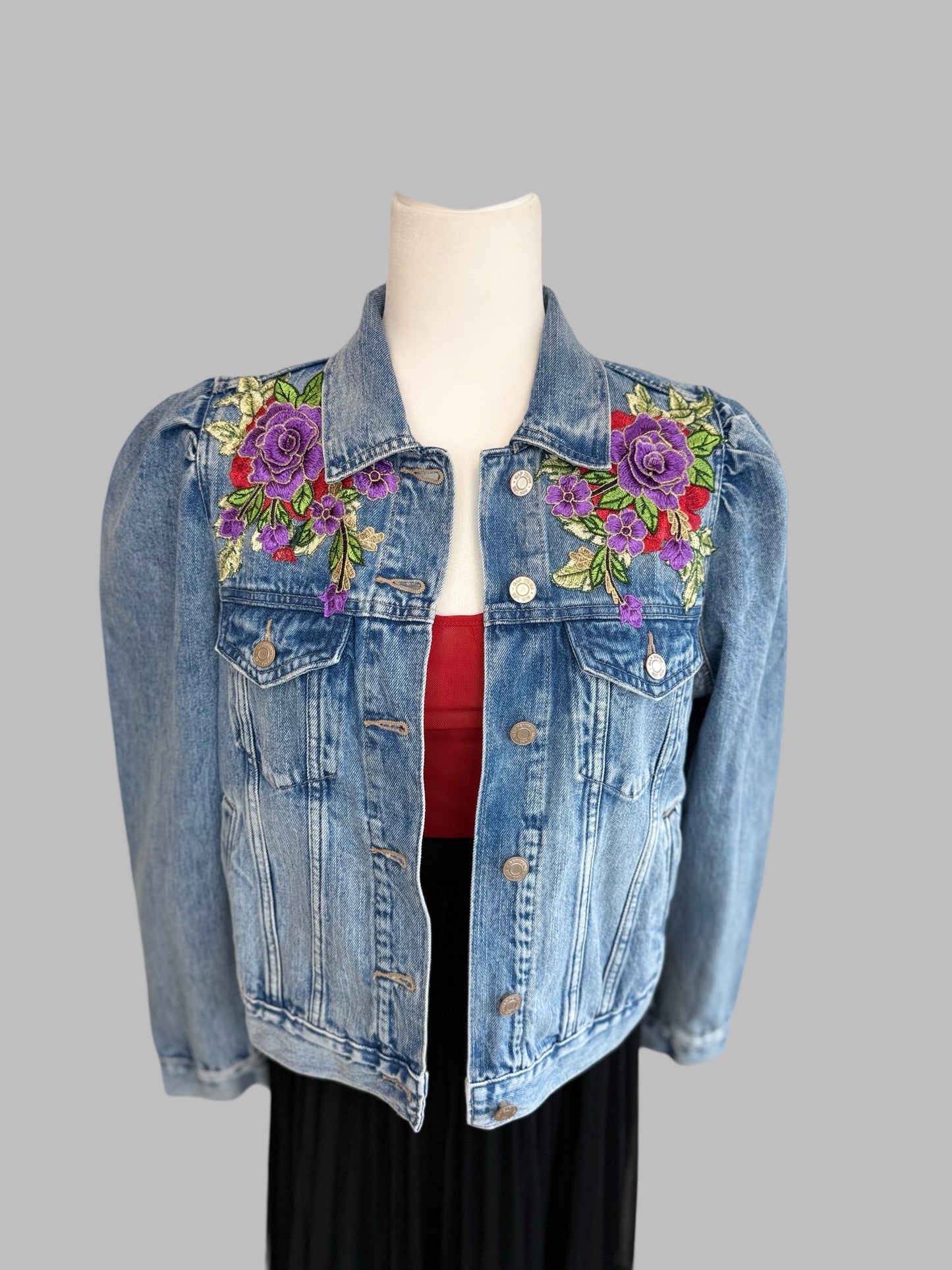 Women denim jacket with floral embroidery