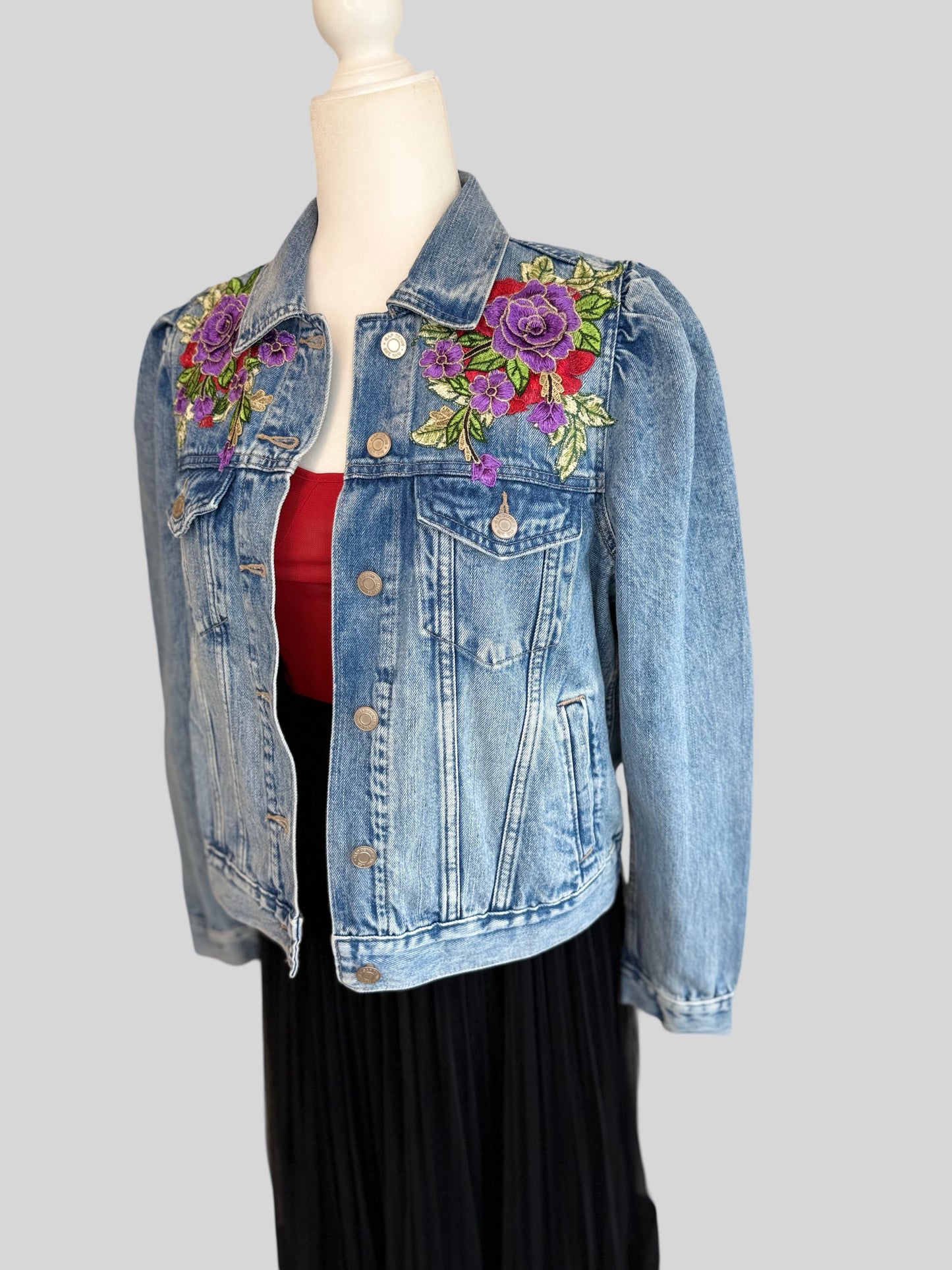 Women denim jacket with floral embroidery